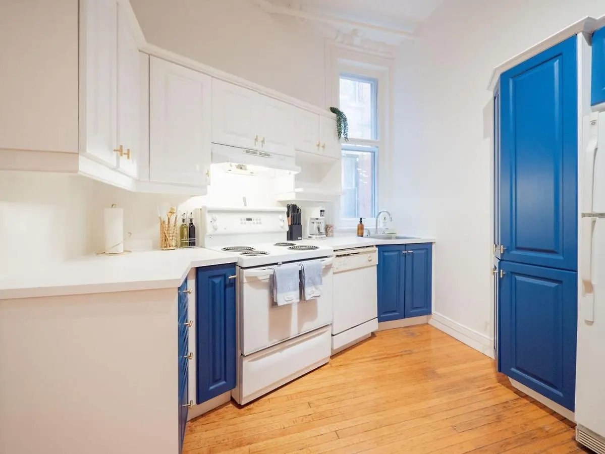 Apartment Historical Condo In Montreal - La Marie Antoinette