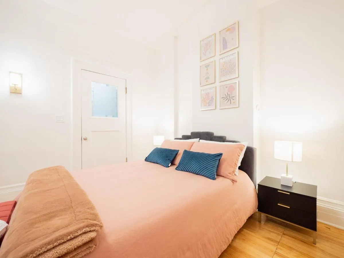Historical Condo In Montreal - La Marie Antoinette 0*,